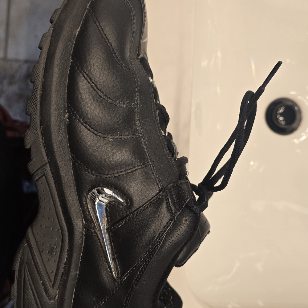 Nike Men's Black Athletic Shoes with Silver Swoosh